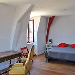 Casa de Férias Grande Maison De Famille à Pour 8 - La Tour