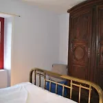 Casa de Férias Grande Maison De Famille à Pour 8 - La Tour