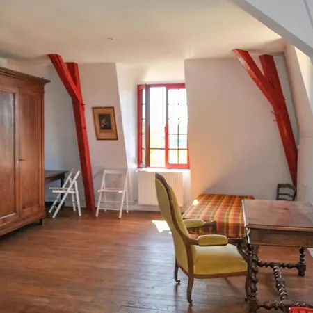 Grande Maison De Famille A Pour 8 - La Tour Holiday home *